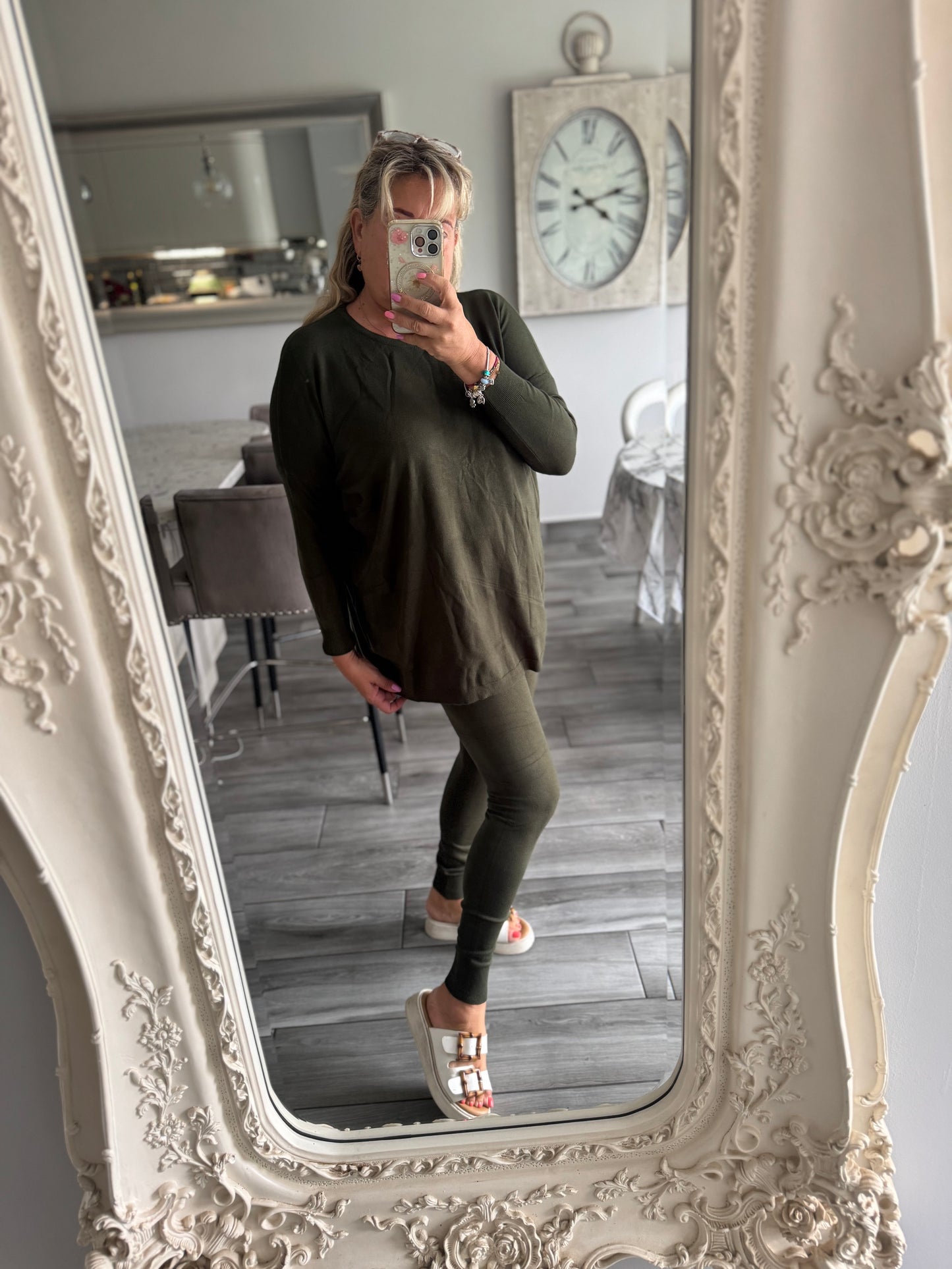 Kayla plain lounge set