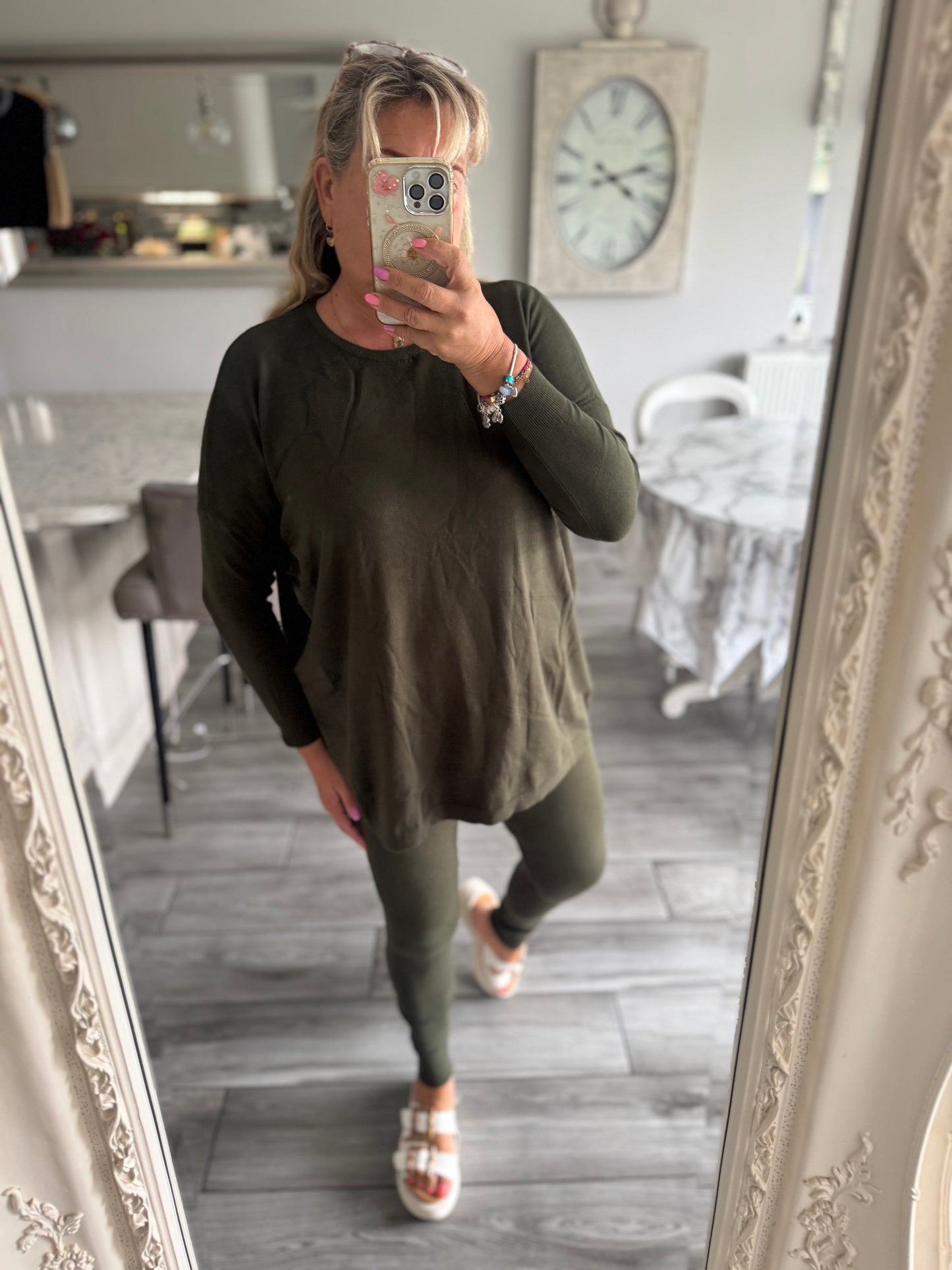 Kayla plain lounge set
