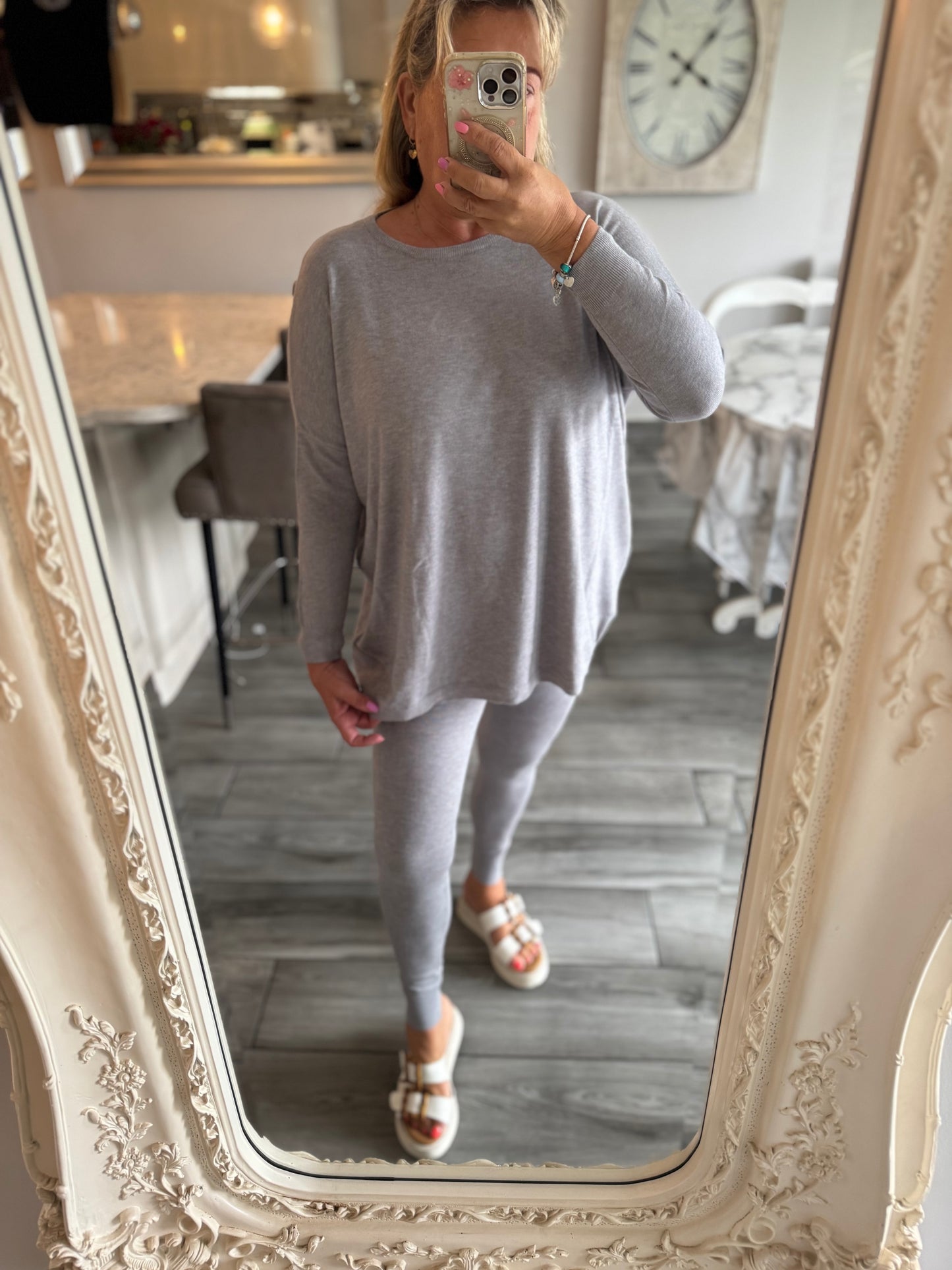 Kayla plain lounge set
