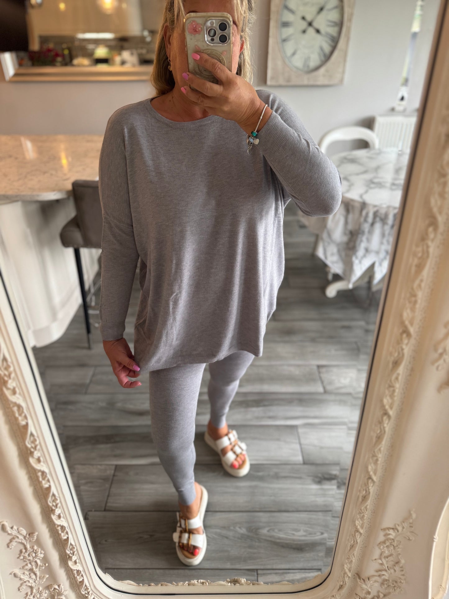 Kayla plain lounge set