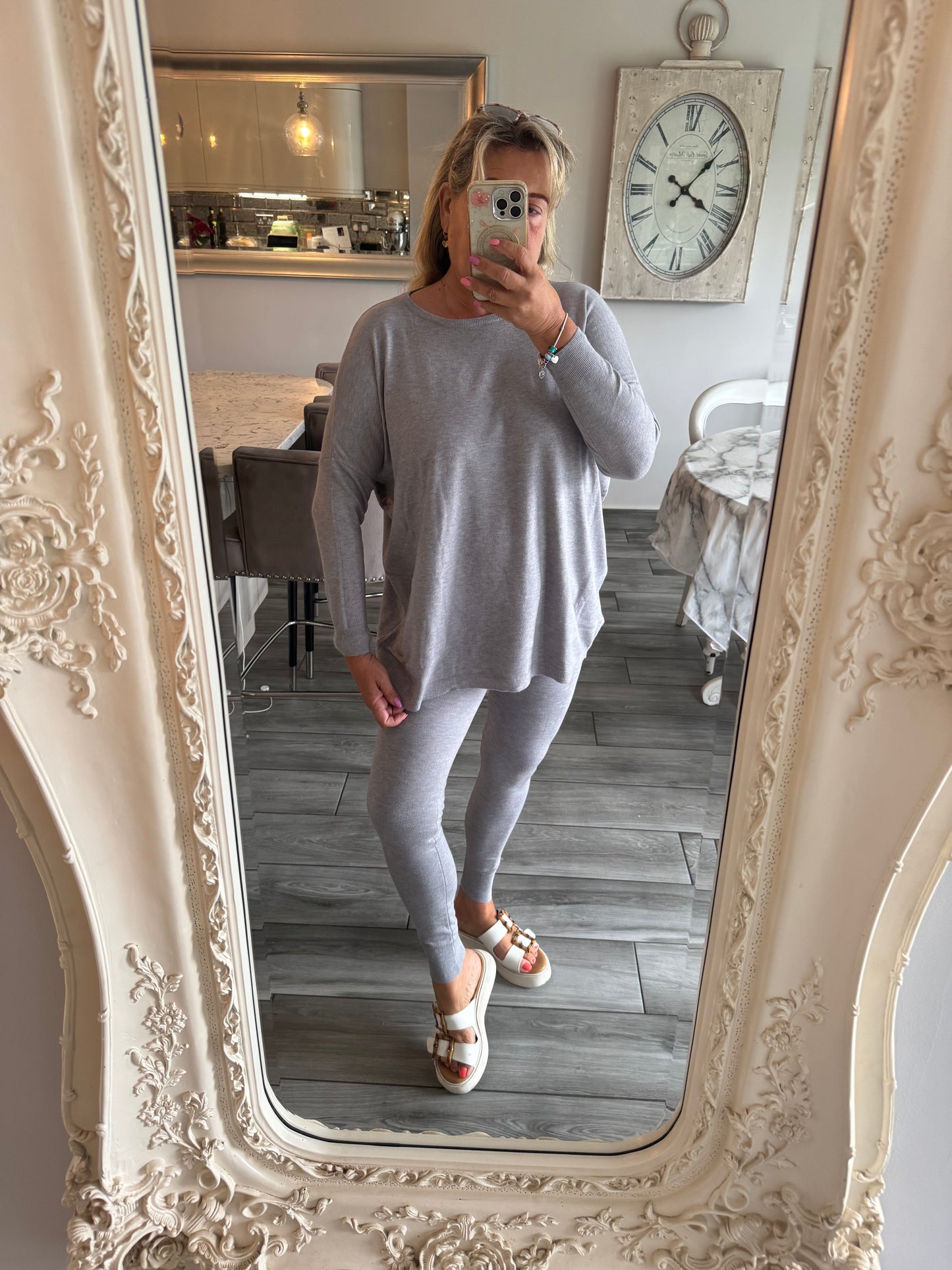Kayla plain lounge set