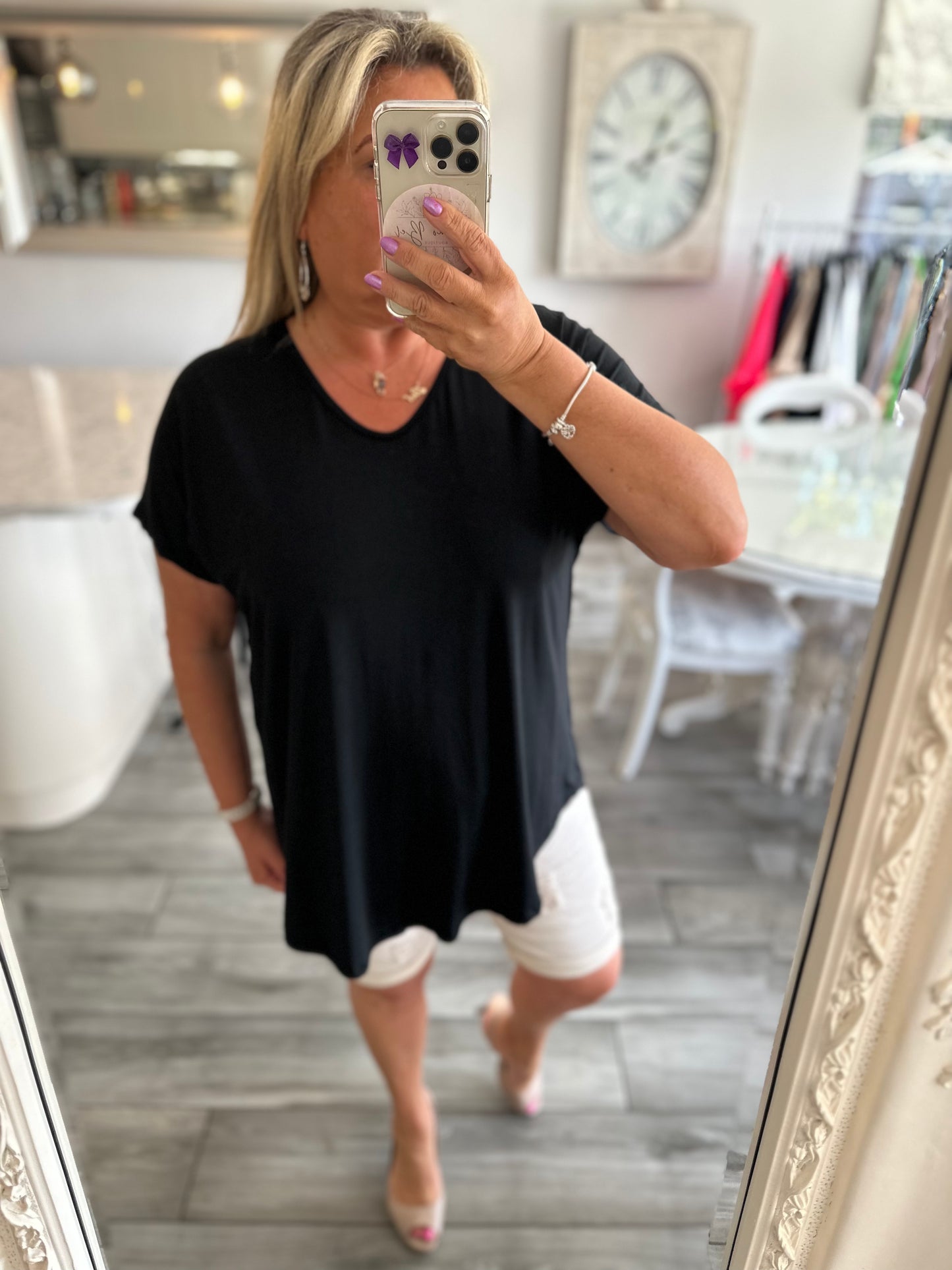 Iris V neck Loose Fit Tee