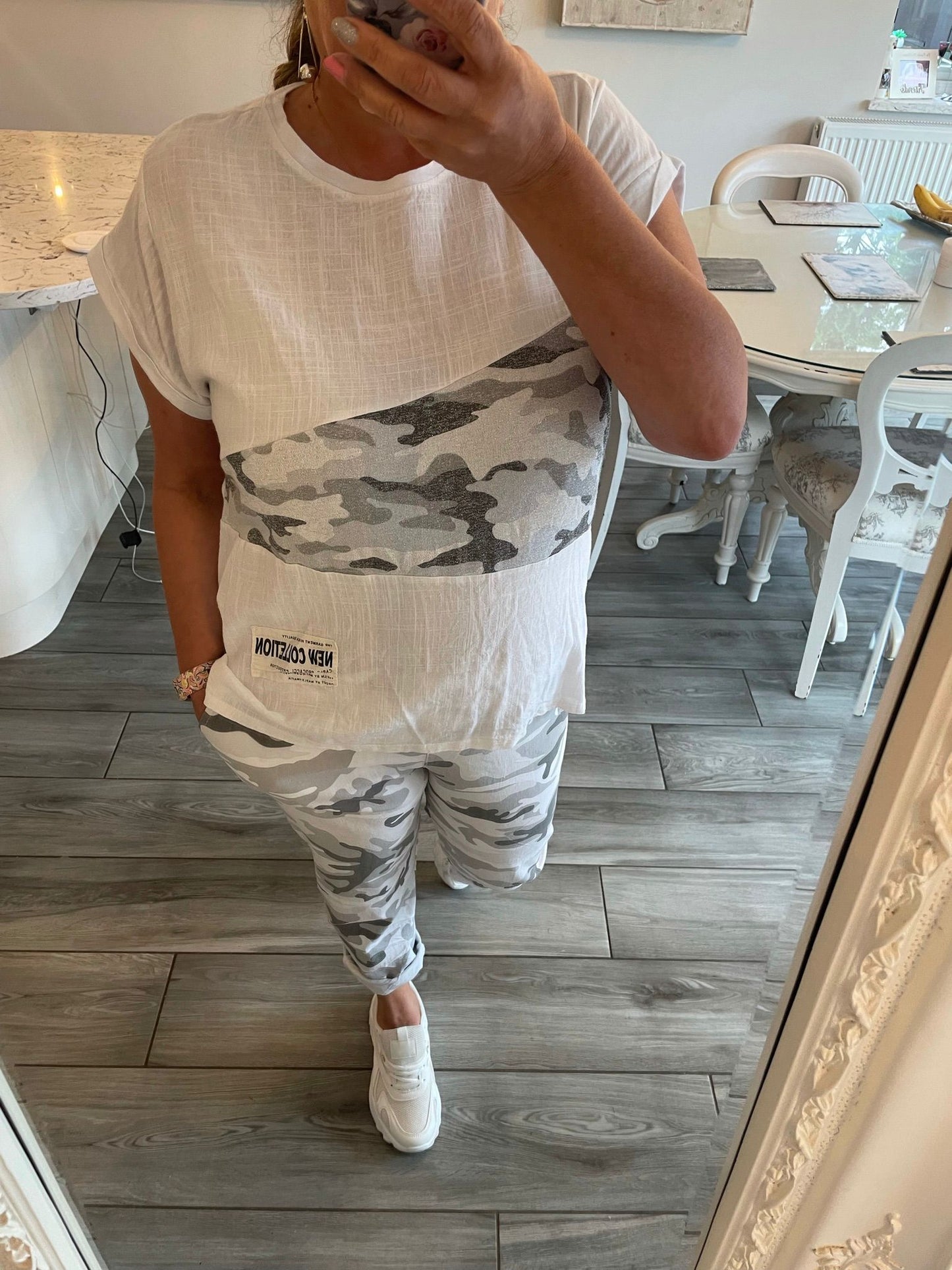 Cleo T-shirt Camo detail