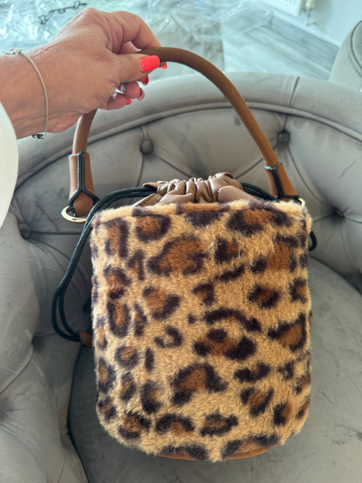 Patricia bucket faux fur bag