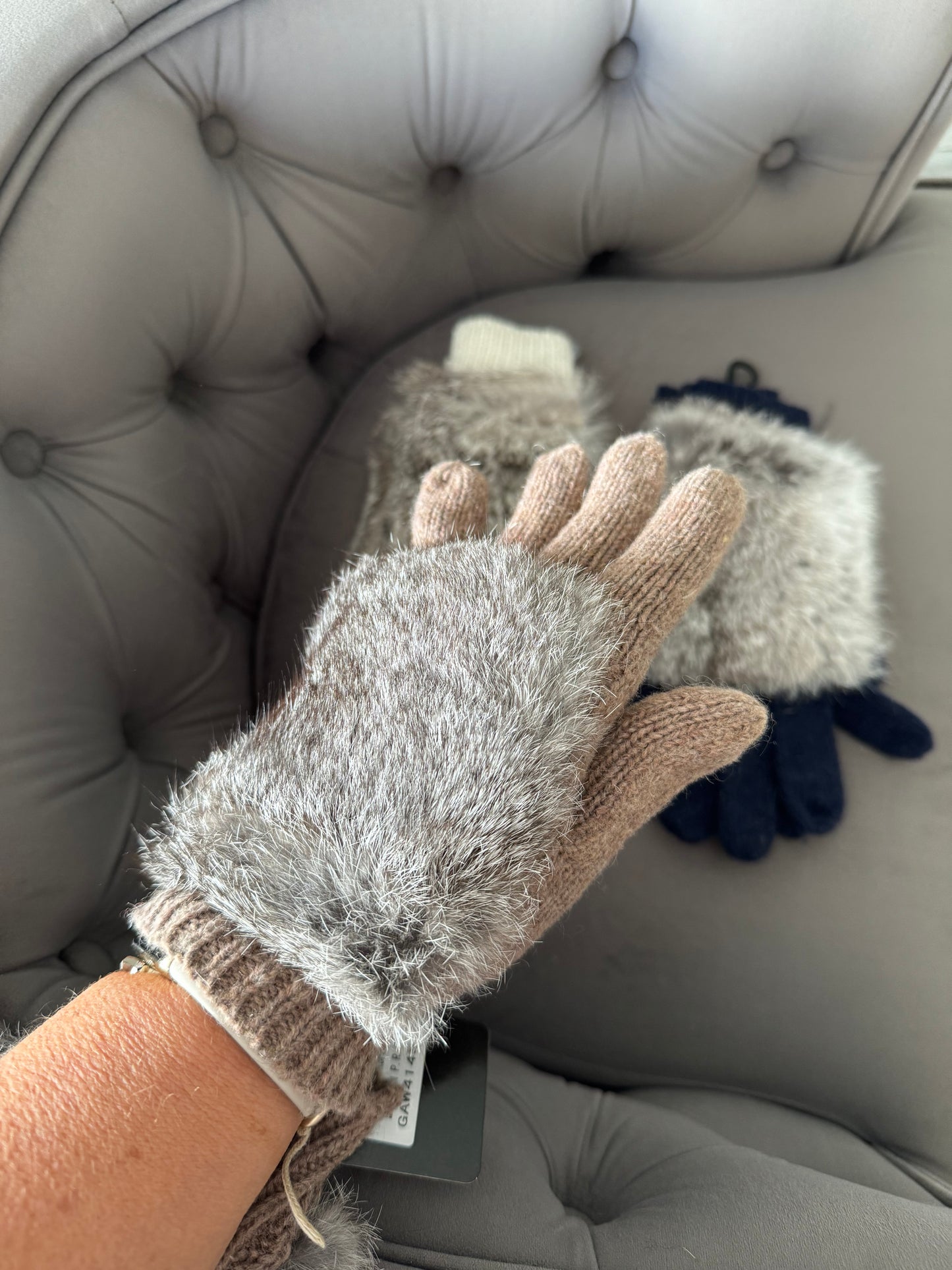 Violet Gloves With Fur Detail