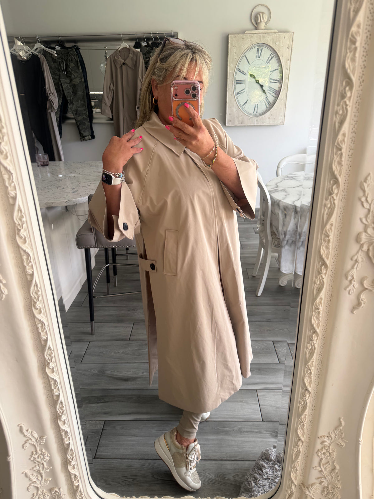 Capri stunning Mac coat