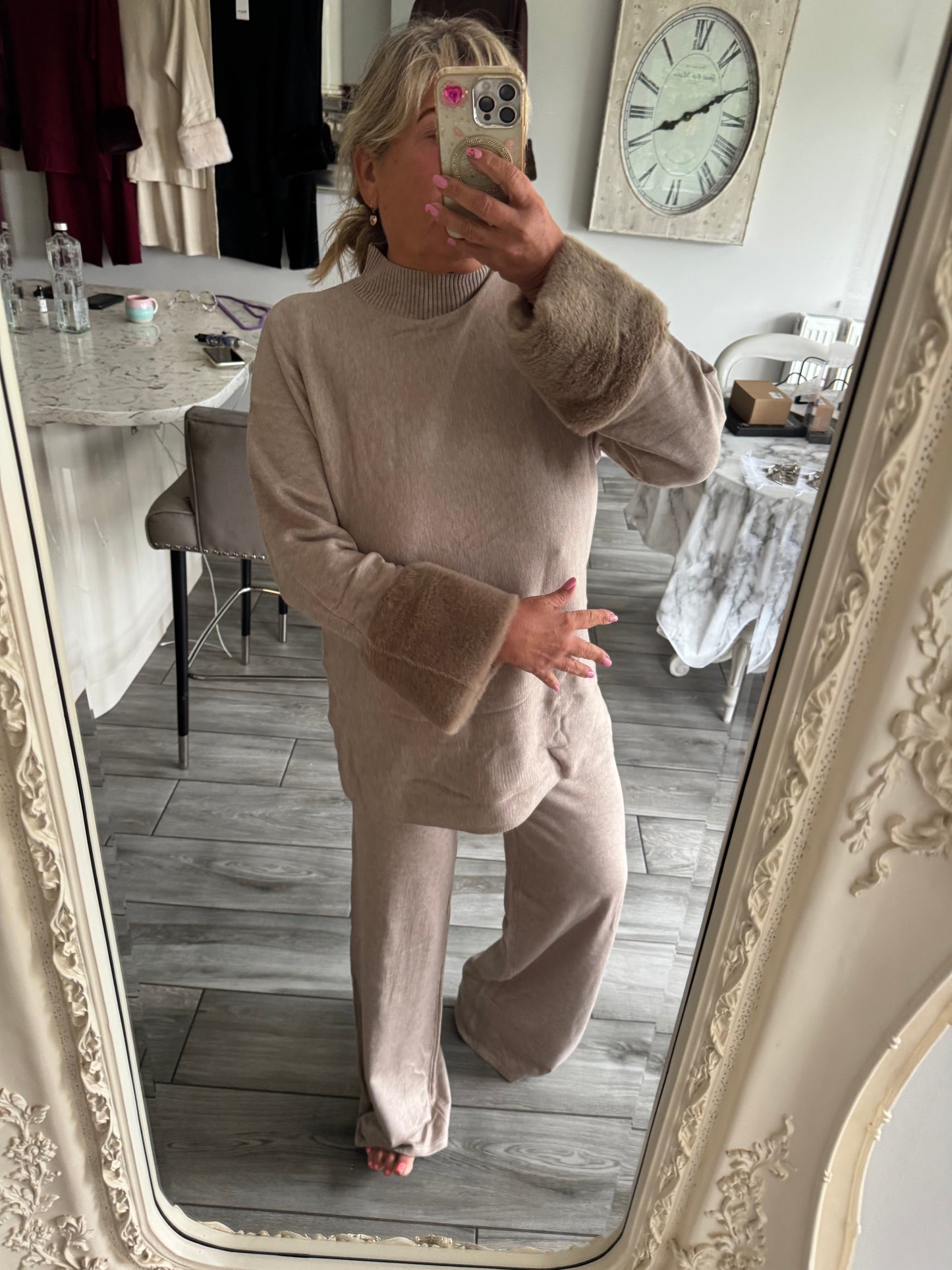 Bel faux fur cuff stunning quality 2 piece set by Letitia Mem