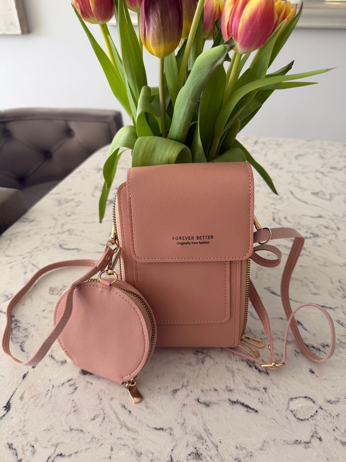 Suzie crossbody bag with coin purse and touchable screen for phone