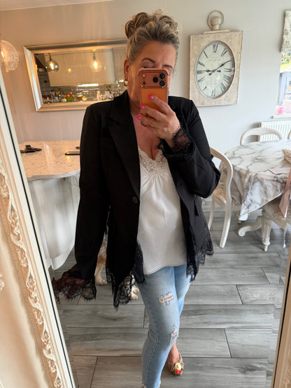 Kim blazer with lace trim