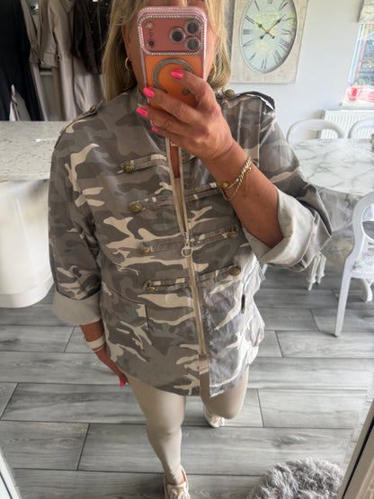 Maggie camo military style zip close lightweight jacket