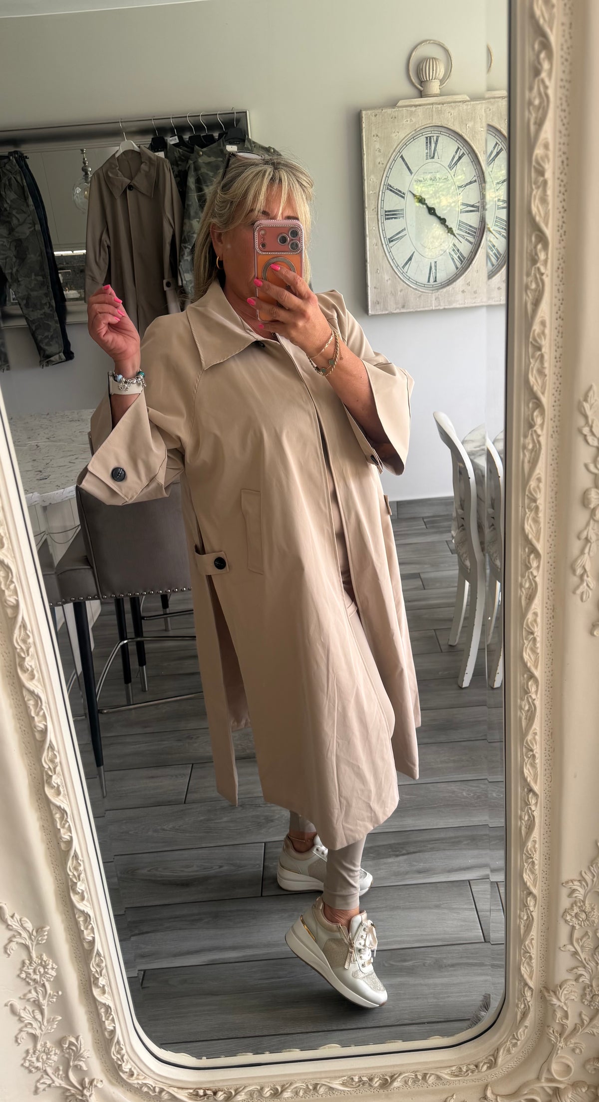Capri stunning Mac coat