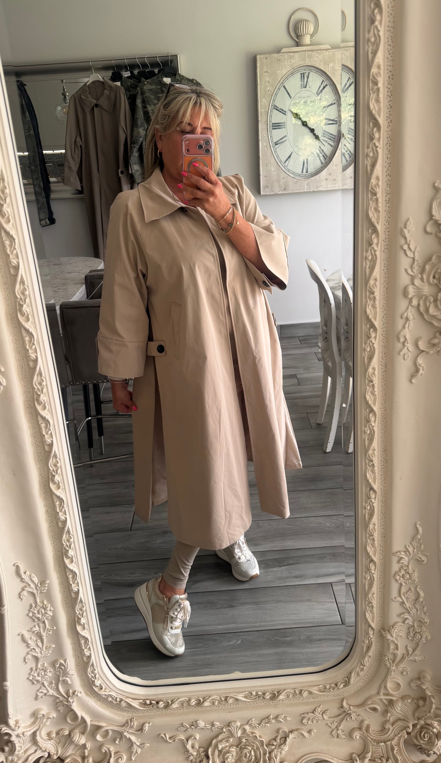 Capri stunning Mac coat