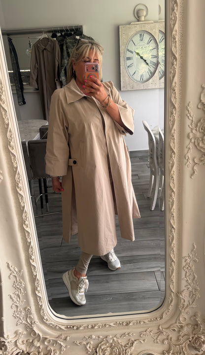 Capri stunning Mac coat