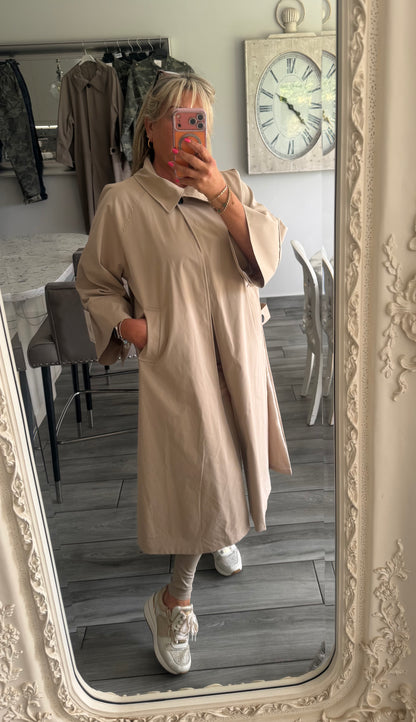 Capri stunning Mac coat