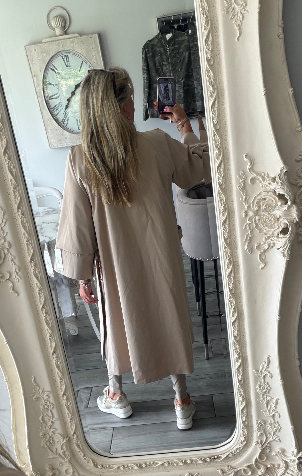 Capri stunning Mac coat