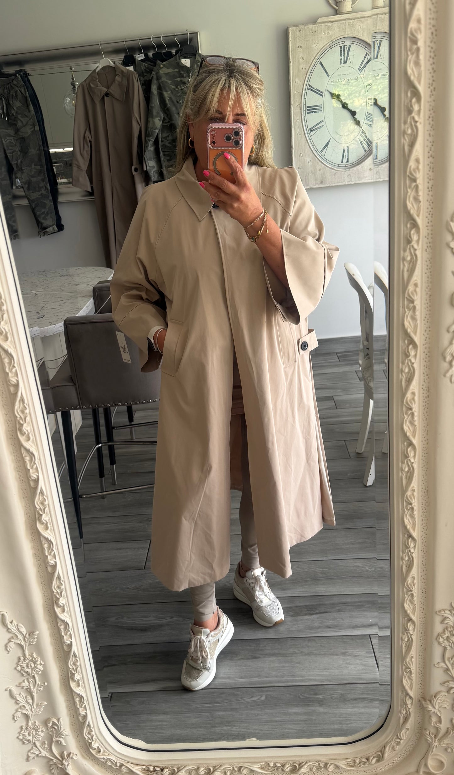 Capri stunning Mac coat