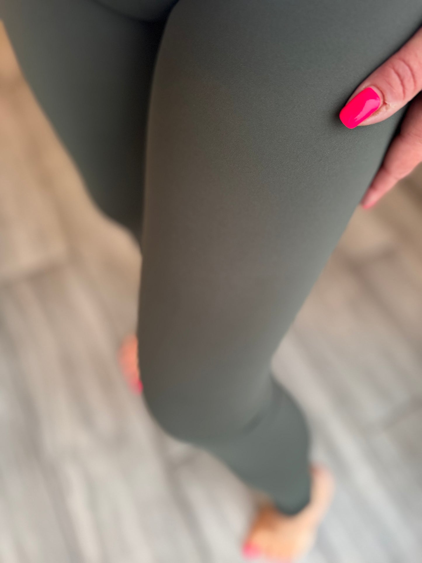 Tess dark khaki energy leggings