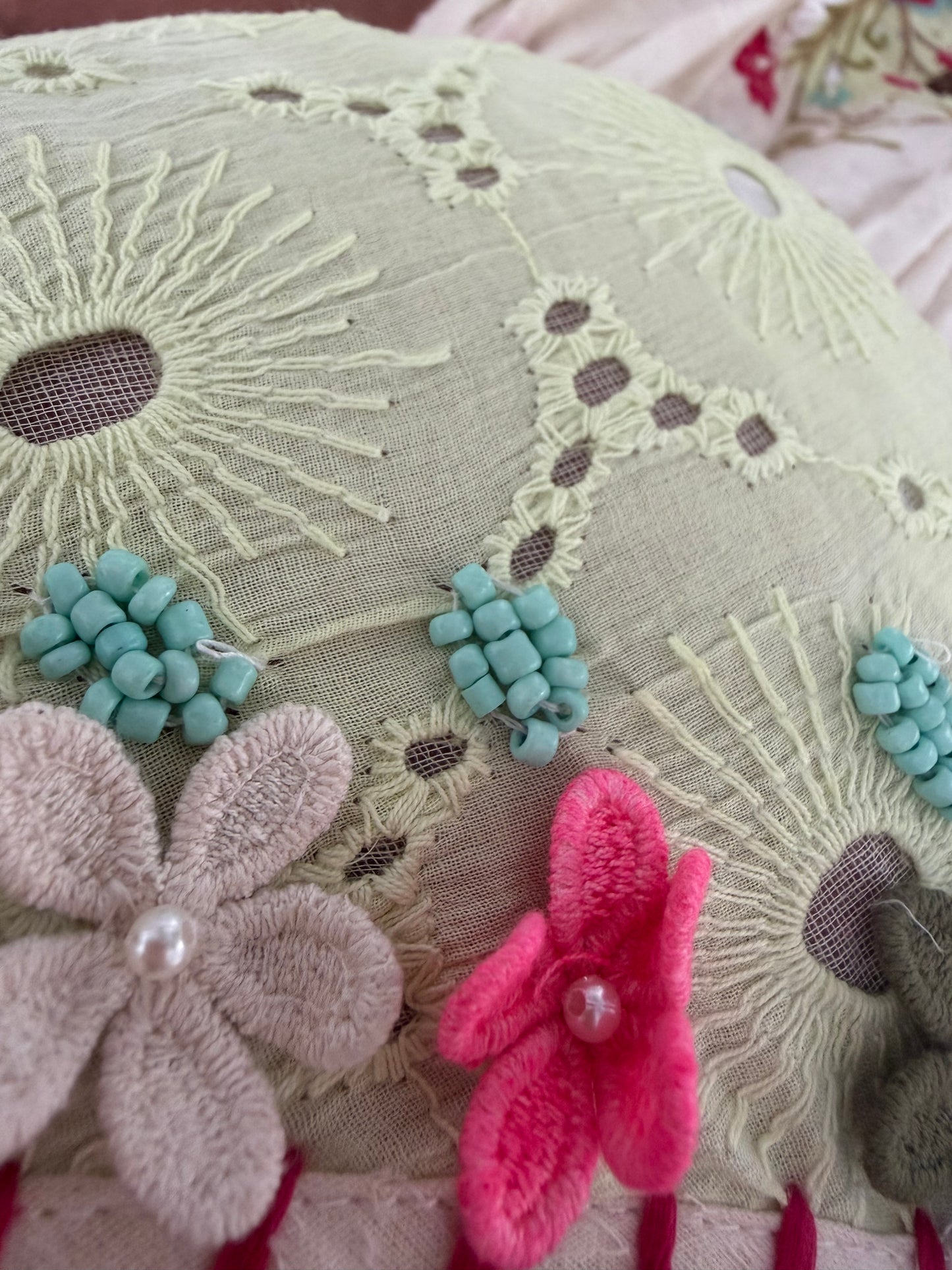 Monroe pretty strappy dress pretty flower details