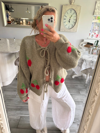 Cherry cardigan with tie front details and red cherries 🍒