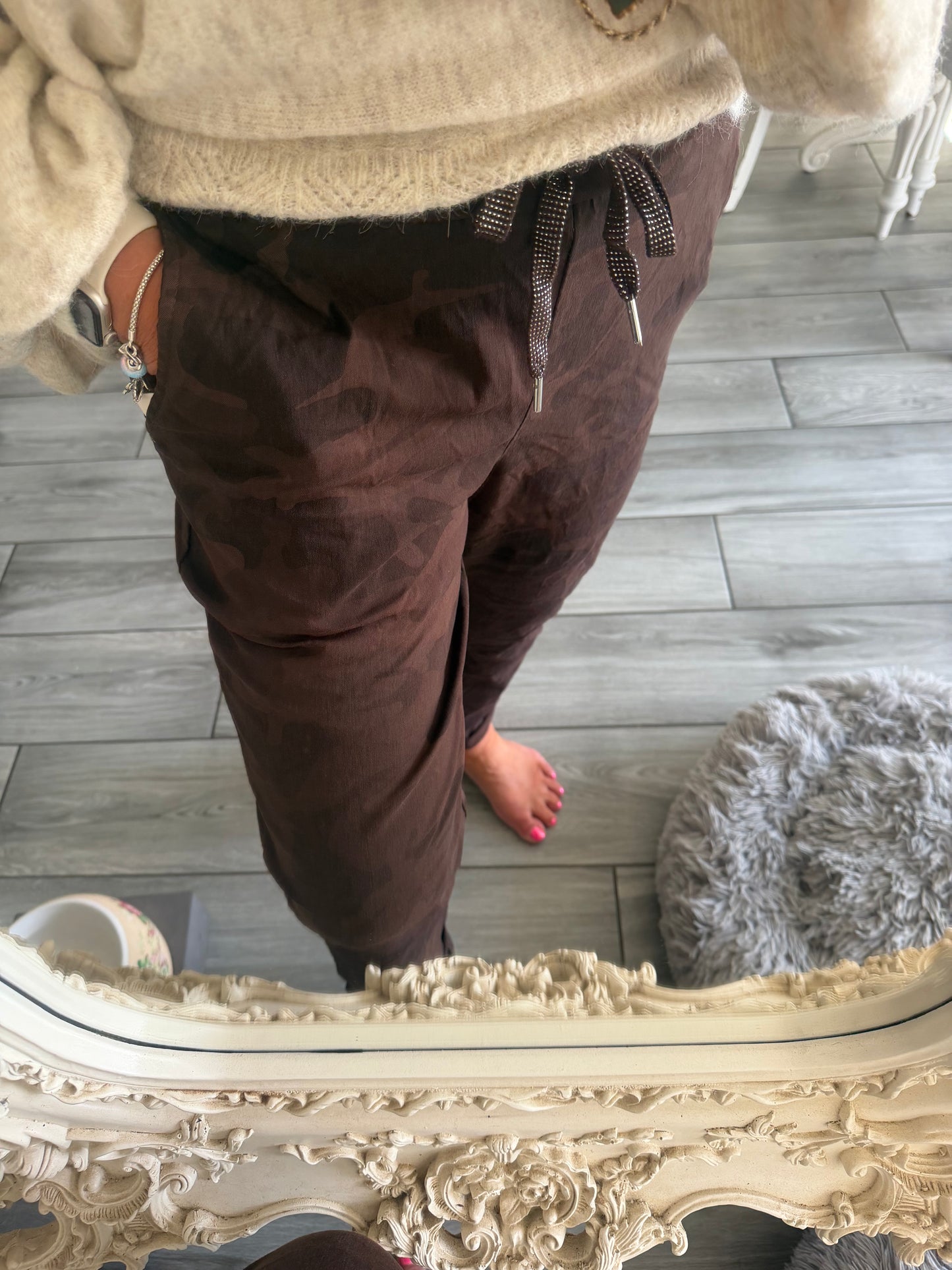 Saskia camo magic trousers