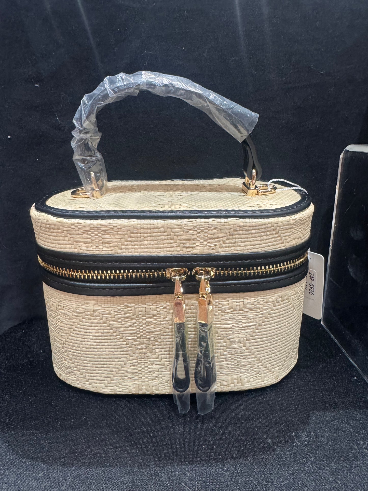 Gloria handbag with gold chain shoulder strap