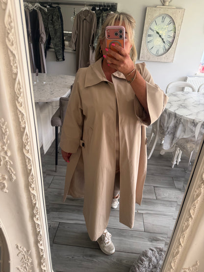 Capri stunning Mac coat