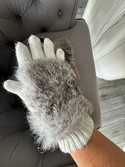 Violet Gloves With Fur Detail