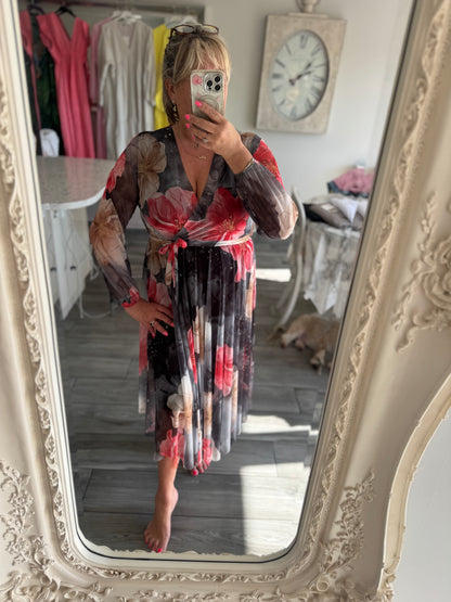 Liv elegant stylish dress