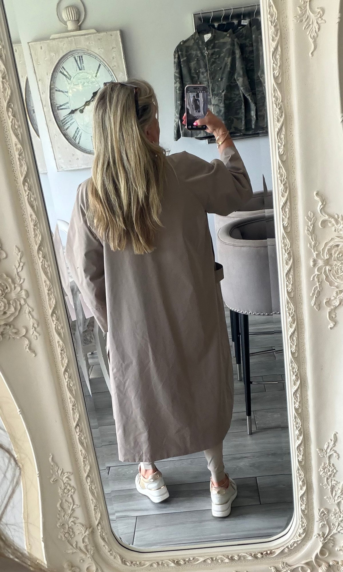 Capri stunning Mac coat