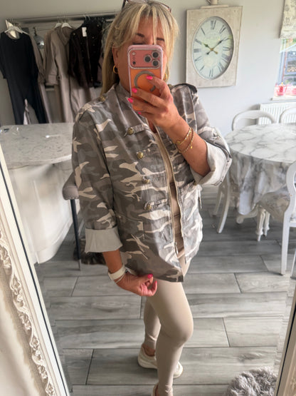Maggie camo military style zip close lightweight jacket