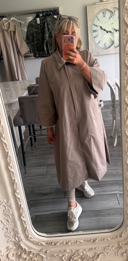 Capri stunning Mac coat