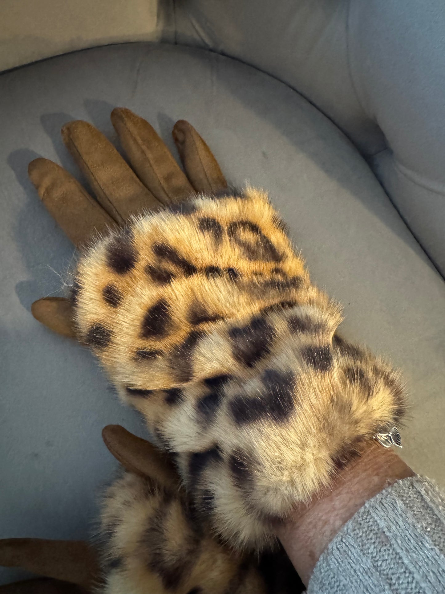 Angelina faux fur & suedette gloves leopard print