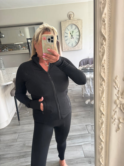 Polly fitted sports jacket in black