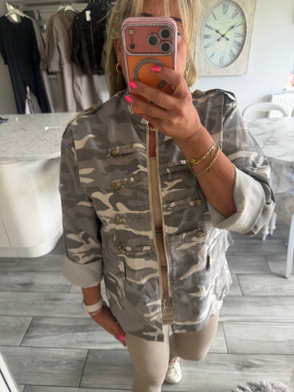 Maggie camo military style zip close lightweight jacket