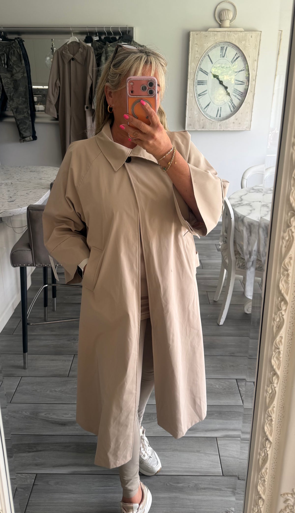 Capri stunning Mac coat
