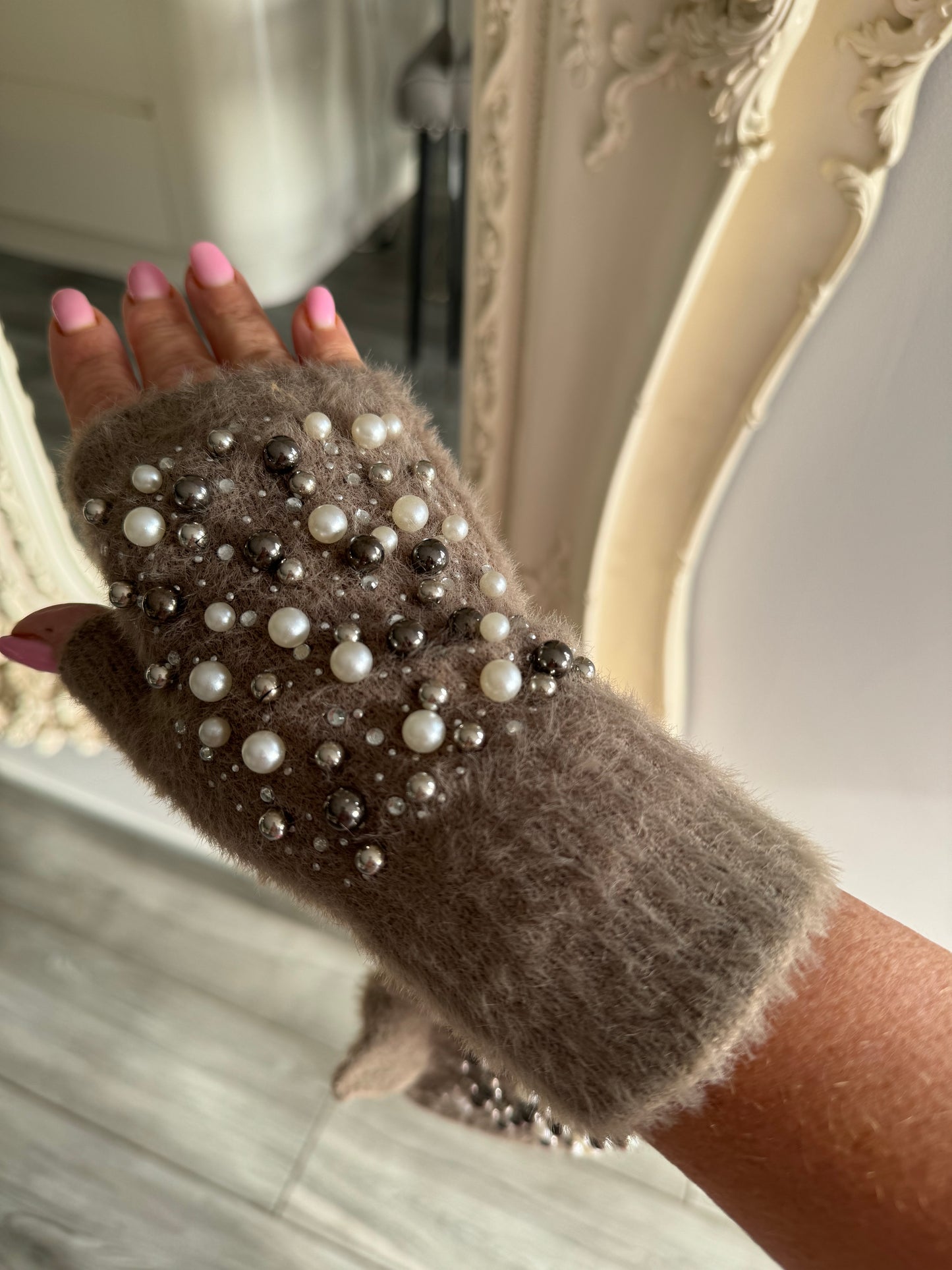 Aurelia pearl fingerless mittens